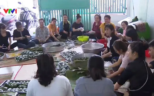 1.500 bánh chưng nghĩa tình từ miền Tây gửi vùng lũ