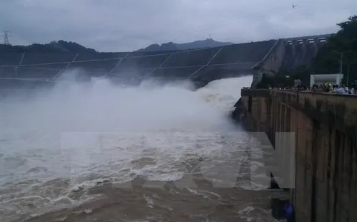 Hai nhà máy thủy điện ở Phú Yên xả lũ