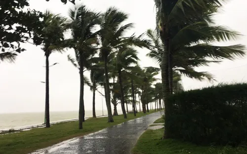 Bão số 13: Quảng Trị có 2 người bị thương, mực nước các sông tại Quảng Bình đang lên