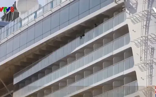 Gần 3.000 người mắc kẹt trên du thuyền tại Singapore