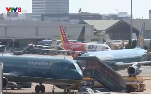 Tạm dừng các chuyến bay thương mại nước ngoài