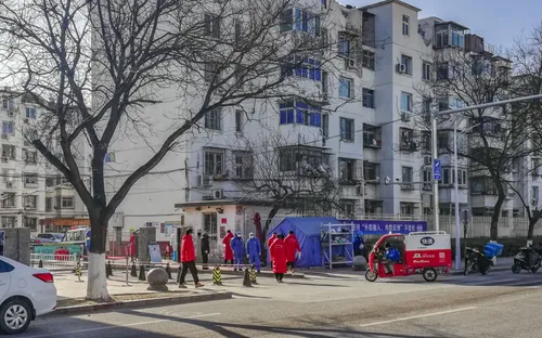 Thành phố Bắc Kinh báo động vì 13 ca bệnh chưa rõ nguồn gốc