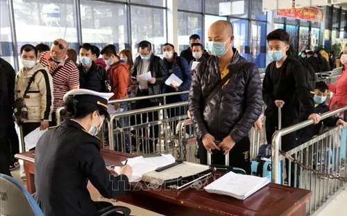 Chủ động phòng chống dịch tại công sở và các chợ