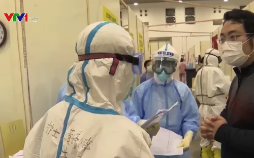 Tiềm Giang (Trung Quốc) thưởng tiền cho người khai báo nhiễm COVID-19