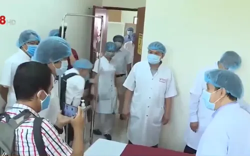 Bộ Y tế kiểm tra công tác điều trị bệnh nhân mắc Covid-19 tại Huế