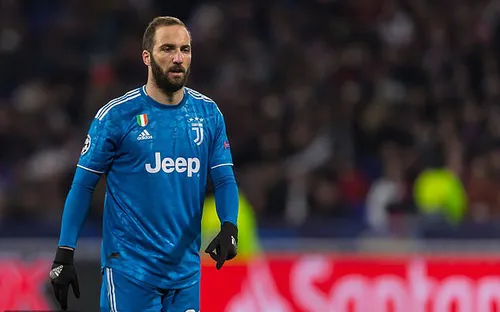 Athletic Bilbao phủ nhận việc liên hệ với Gonzalo Higuain