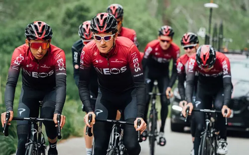 Đội đua Ineos tạm dừng hoạt động sau sự ra đi của Giám đốc thể thao