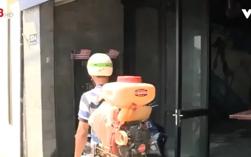 Đà Nẵng phun thuốc khử khuẩn nơi 2 du khách người Anh đã đến