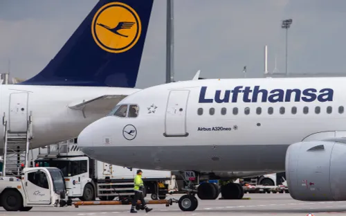 Hãng hàng không Lufthansa cắt giảm 10.000 việc làm vì COVID-19