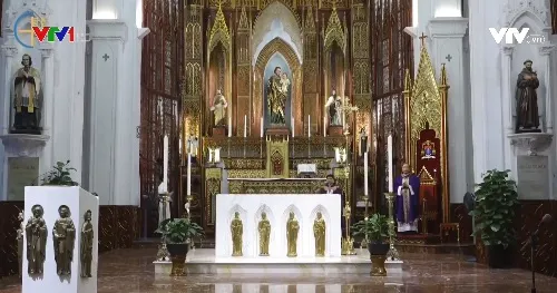 Các tôn giáo hạn chế tụ tập đông người