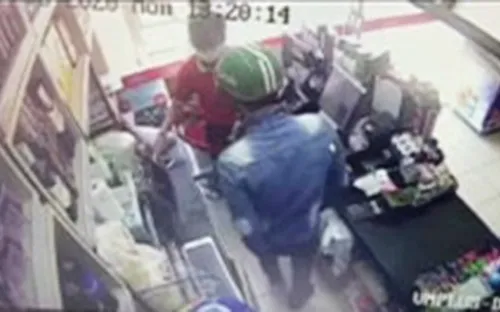 Truy tìm tên cướp trong siêu thị giữa ban ngày