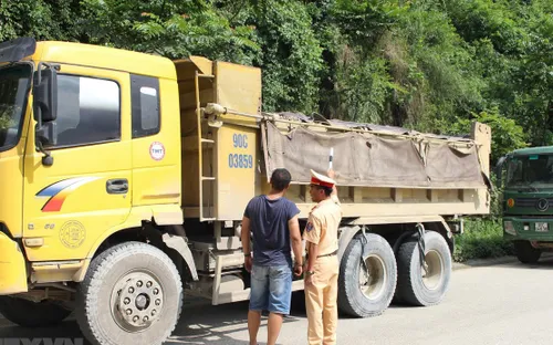 Truy tố 5 cán bộ trong vụ bảo kê logo “xe vua” ở Hà Nội