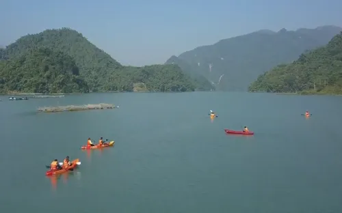 Hồ Hòa Bình - Chốn bình yên miền sơn cước