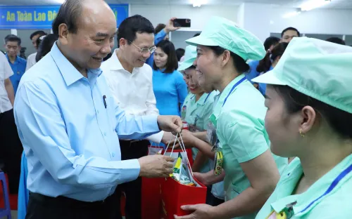 Thủ tướng Nguyễn Xuân Phúc đề nghị tỉnh Bắc Ninh xây dựng nhà ở cho công nhân