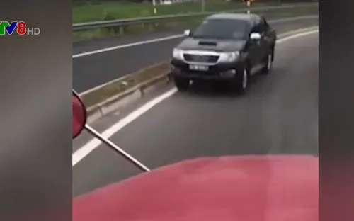 Cao tốc Đà Nẵng - Quảng Ngãi xuất hiện ngày càng nhiều ôtô chạy ngược chiều