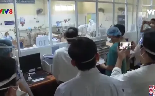 Lãnh đạo TP Đà Nẵng kiểm tra tình hình điều trị bệnh nhân Covid-19