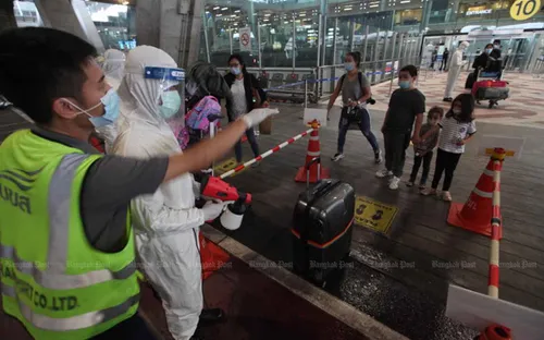 Thái Lan rút ngắn thời gian cách ly với du khách đã tiêm vaccine