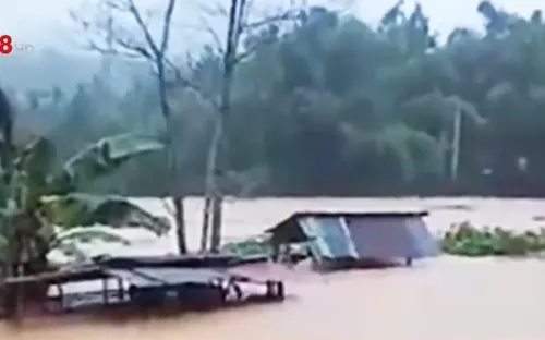 Quảng Nam: Nước lũ gây thiệt hại nặng khu vực miền núi