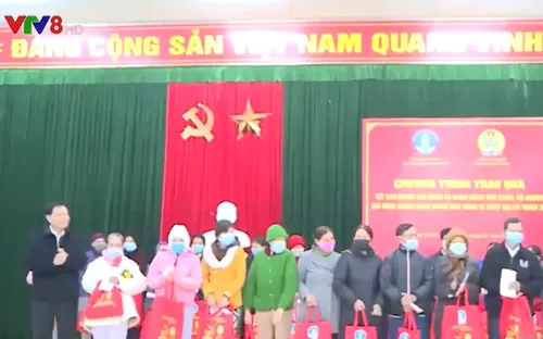 Bộ Nông nghiệp và Phát triển nông thôn trao quà Tết cho gia đình khó khăn