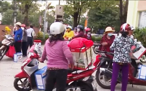 Cẩn thận mất tiền tỷ vì chiêu trò tặng quà cuối năm