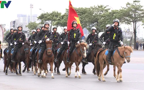 ẢNH: Diễn tập xử lý gây rối, đánh bắt khủng bố bảo vệ Đại hội XIII của Đảng