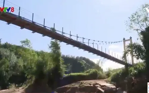 Hiệu quả từ những cây cầu treo vượt lũ