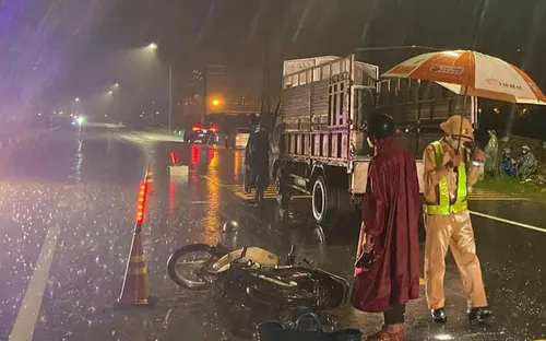 Tai nạn giao thông trong đêm khiến cặp vợ chồng cao tuổi tử vong