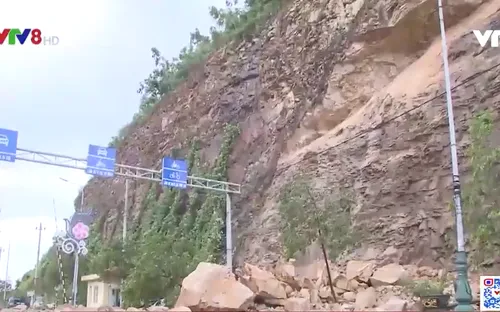 Bình Định: Sạt lở núi khiến 3 người bị thương