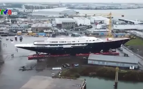 Siêu du thuyền của tỷ phú Jeff Bezos lộ diện