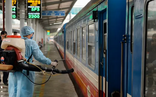 Vì sao đường sắt chưa chạy lại tàu khách từ 7/10?