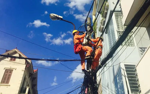 Tiêu thụ điện giảm mạnh vì COVID-19