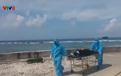 Bệnh xá đảo Song Tử Tây cấp cứu bệnh nhân uốn ván nặng