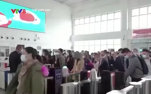 Người dân Trung Quốc thích nghi với các biện pháp kiểm dịch