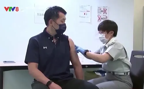 Làn sóng COVID-19 mới tại Nhật Bản bất ngờ suy yếu