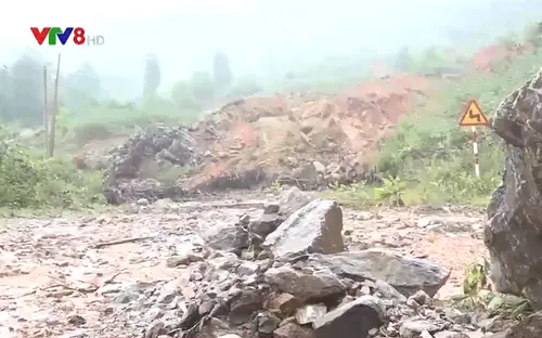 "Bất an" sạt lở núi trên đường Trường Sơn Đông