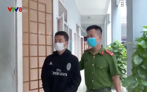 Đột nhập trường học trộm cắp mùa online