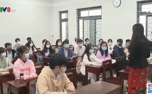 Đà Nẵng: Học sinh lớp 10 và 11 đi học trở lại