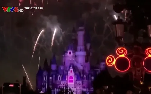 Hơn 30.000 người bị giữ trong Disneyland Thượng Hải vì 1 ca COVID-19