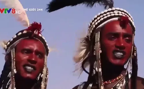 Đàn ông phải thi sắc đẹp mới lấy được vợ