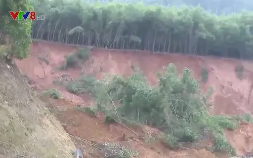 Giao thông miền núi Bình Định ngổn ngang các điểm sạt lở chưa thể khắc phục