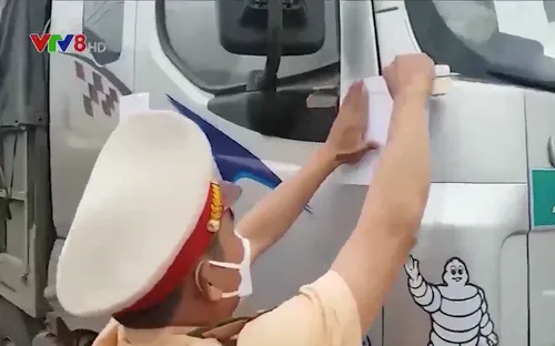 Bình Định tăng cường kiểm soát tải trọng xe