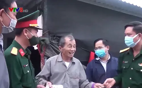 Phú Yên: San sẻ khó khăn với người dân vùng lũ