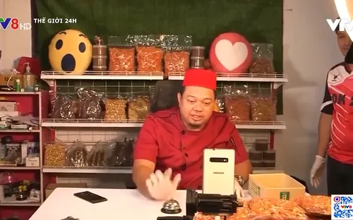 Người đàn ông Thái Lan thu nhập khủng nhờ livestream bán hải sản