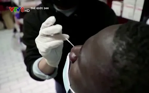 Nguy cơ Omicron trở thành chủng lây nhiễm chính tại Châu Âu