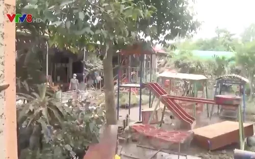 Phú Yên ngập dưới bùn đất trong đợt lũ lớn nhất trong gần 30 năm