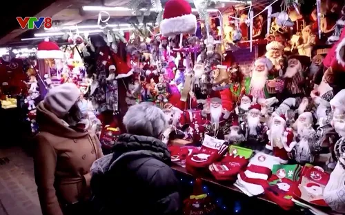 Châu Âu hạn chế đi lại để ngăn chặn biến thể Omicron