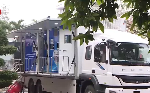 Thừa Thiên Huế tiếp nhận xe xét nghiệm COVID-19