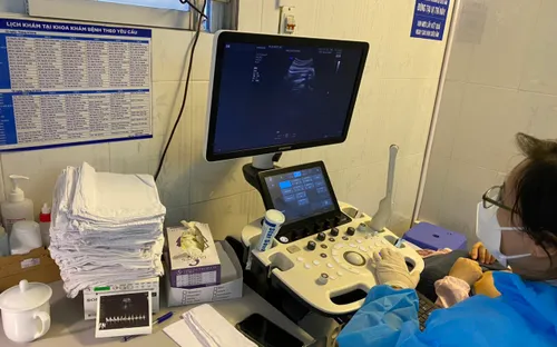 Mổ bắt con thành công cho 2 sản phụ F0 rau tiền đạo trung tâm