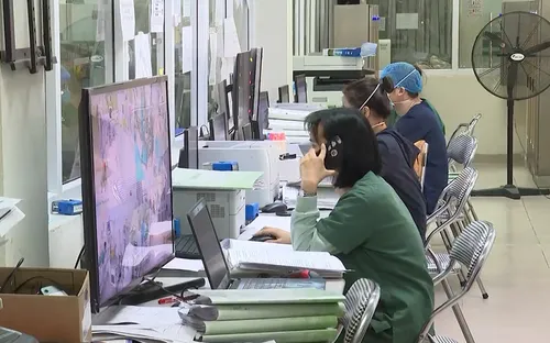 F0 tăng cao, Hà Nội triển khai 3 tầng điều trị, gấp rút tăng cường cơ sở tầng 2