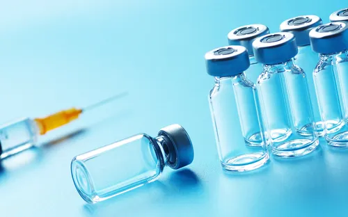 FDA Mỹ sẵn sàng linh hoạt cấp phép vaccine để ứng phó với biến chủng virus